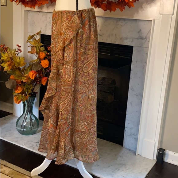 Gorgeous chiffon paisley lined maxi skirt - Picture 3 of 6